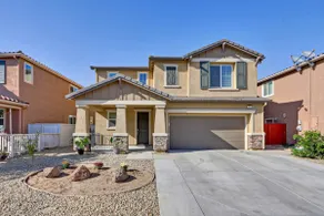 Spacious modern family home - Self check-in - Image 2