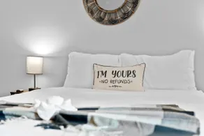 Chic Suite/Mins to L Train /Laundry/Free Parking - Image 2