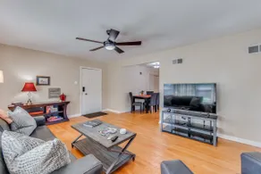 Spacious | Quiet | 1 bedroom duplex w free parking! - Image 4