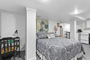 Marilyn's Studio - Image 3