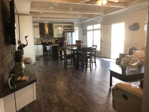 Quiet Sam Rayburn retreat with lots of parking - Image 3