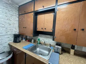 Small Lovely Downtown Nook with Free parking - Image 2
