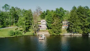 Lakefront Cottage & Cozy Ski Retreat. Elk Mountain - Image 2