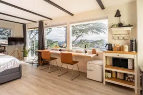 Timeless Wallingford Retreat with Skyline Vista - Image 3