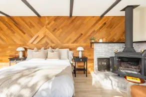 Timeless Wallingford Retreat with Skyline Vista - Image 4