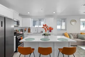 ★ DTLA'S CLOSE TO USC, PRIME 4B4B HOME★ - Image 4