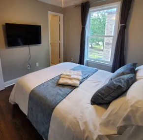 The Oasis- 7 miles from Atlanta Airport - Image 4