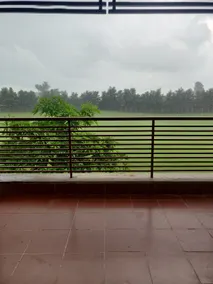 BURGUNDY BREEZE - The Studio With A View - Image 5