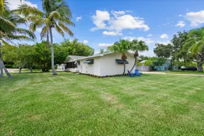 Classic Jupiter Getaway Steps from Water Access! - Image 2