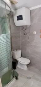Central 2 bedroom, with 2 beds, large balcony and office - Image 5