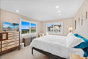 Amazing 2 bedroom condo steps to the beach - Image 3