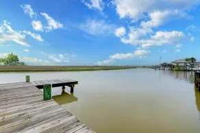 Cheerful 3-Bedroom w/ boat dock & views of estuary - Image 5