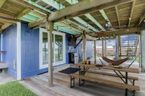 Cheerful 3-Bedroom w/ boat dock & views of estuary - Image 2