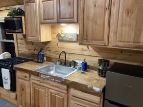 Ridge Top Meadows Guest Cabin - Image 5