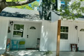 Couples retreat-walk downtown-centrally located - Image 3