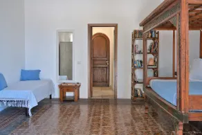 White Mulberry House - Image 4