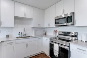 All-New, Waterfront Condo Near Downtown Sarasota - Image 5