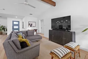 Lockhart House | 3BR | 2B + pool - Image 5