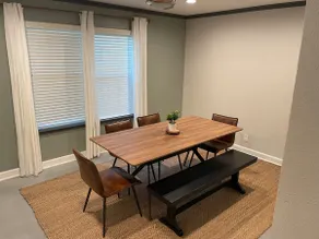 Centrally located 4bed & 2.5bath - Image 3