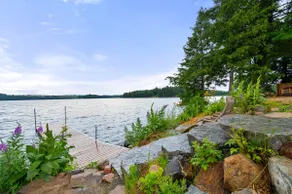 Delightful 2 Bedroom Cottage on Fraser Lake - Image 3