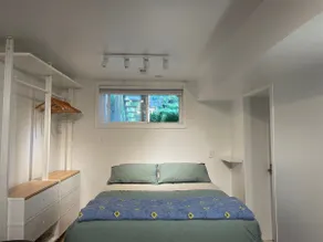 Lovely 1 Bedroom Unit, Roncesvalles and Queen - Image 4