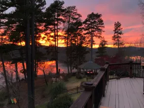 Peaceful 4 bedroom Lakehouse with no neighbors - Image 4