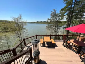 Peaceful 4 bedroom Lakehouse with no neighbors - Image 3