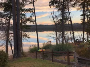 Peaceful 4 bedroom Lakehouse with no neighbors - Image 5