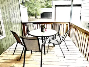 Lover’s Oak Hideaway - Image 3