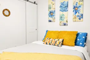 Modern Niagara Falls Condo - Image 4
