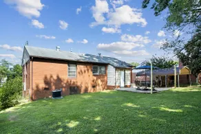 Comfy Long-Term Home | 1K/2Q Bed | Fenced Yard - Image 4