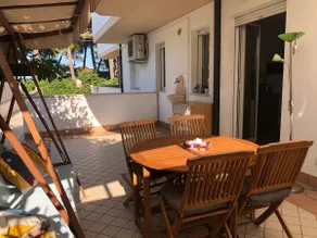 Room with access to the pine forest and the beach. - Image 4