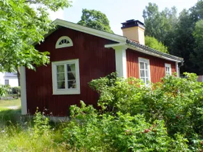 Cabin in a mountain environment. - Image 3