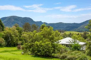 Nimbin Village Sanctuary - Waterhole Suite - Image 4
