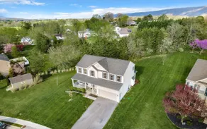Beautiful Comfortable House w/ Fireplace - Image 2