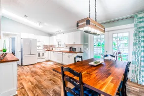 Coastal 3 Bedroom Home Minutes From the Sand - Image 2