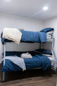 Renovated bungalow minutes from campus, sleeps 5! - Image 5