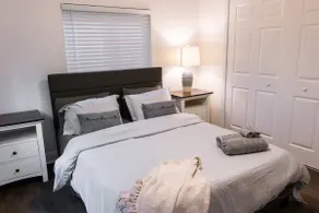 Renovated bungalow minutes from campus, sleeps 5! - Image 4