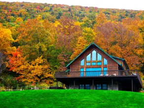 Chalet Overlooking Bristol Mountain - Image 4
