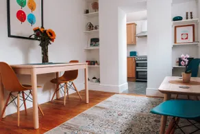 Cosy Coastal Falmouth Studio with Free parking & WiFi - Image 2