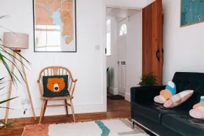 Cosy Coastal Falmouth Studio with Free parking & WiFi - Image 4