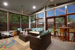 Spacious, relaxing 3BR w/ screened patio & hot tub - Image 5