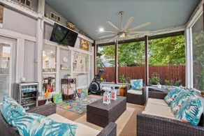Spacious, relaxing 3BR w/ screened patio & hot tub - Image 4