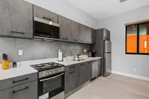 Pretty Rola #305 Designer Apt. - Image 3