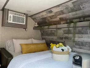 Amazing Mountain Views in Private 4 Bed 1 Bath RV - Image 3