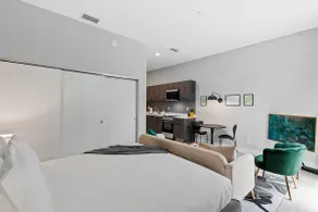 Pretty Rola #302 Cozy Condo - Image 4