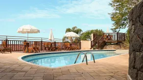 Traditional Hotel with Heated Pool - Image 4