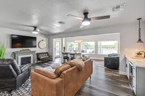 Cozy Lakeside hideaway with spectacular Sunsets! - Image 2
