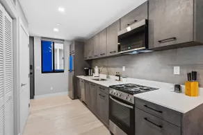 Pretty Rola #202 Modern Apt. - Image 4