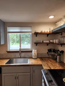 Impeccable 3-bedroom townhouse in amazing location - Image 4